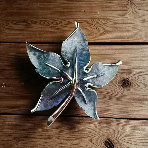 Kramer Brooch silver light blue enamel maple Leaf  brooch Pin - Picture 11 of 11